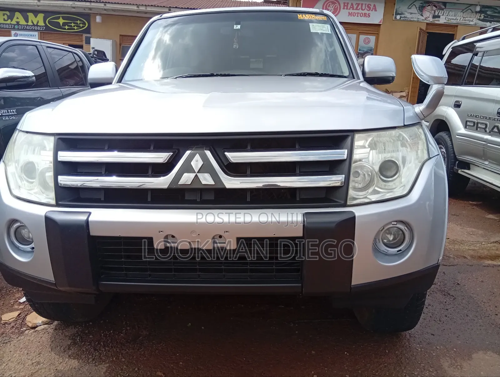 Mitsubishi Pajero 2010 Silver