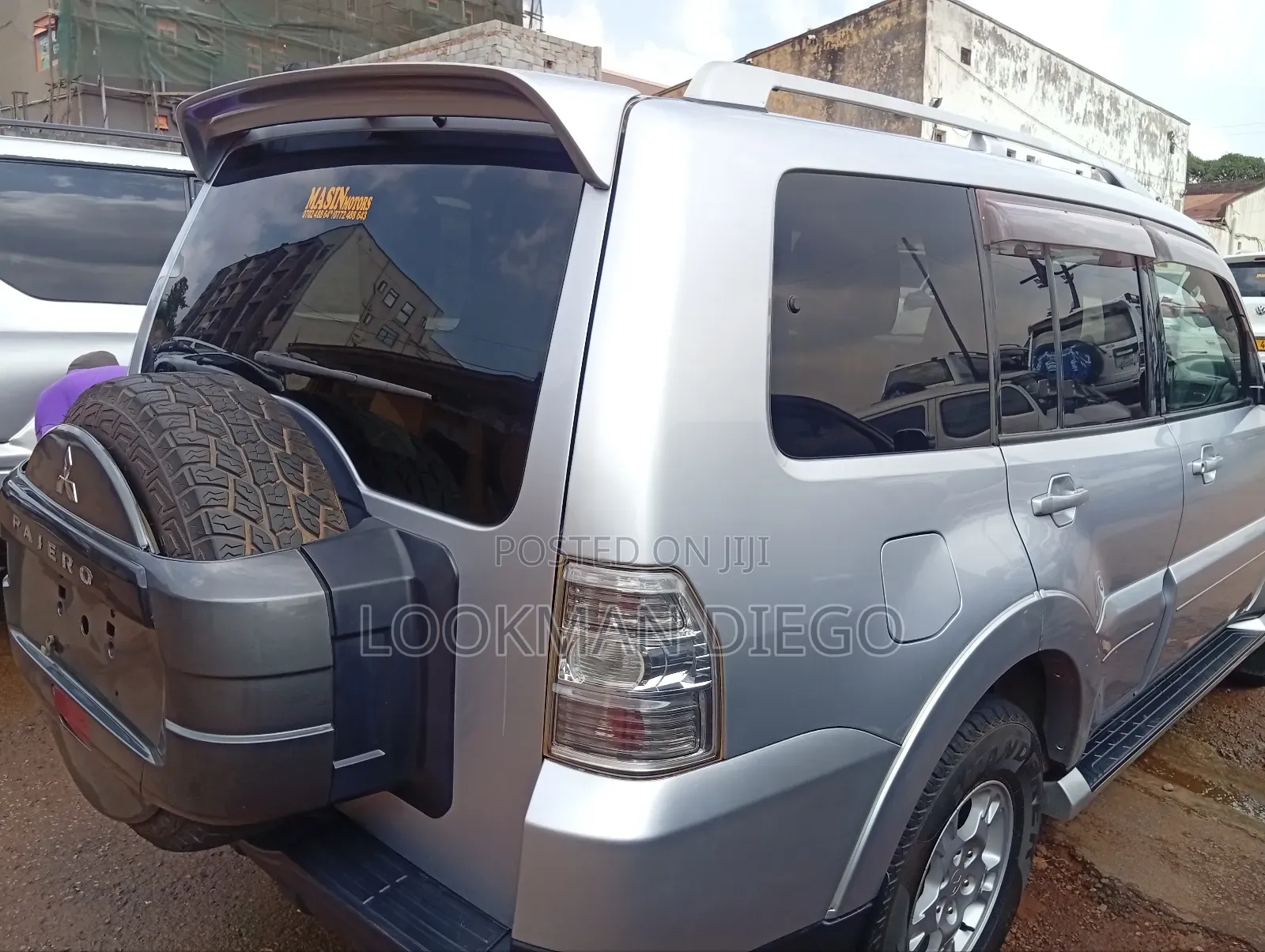 Mitsubishi Pajero 2010 Silver