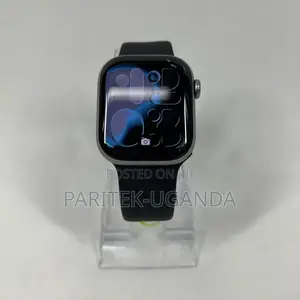 Apple Watch Series 11 42mm Silver Aluminum Black Sport Band