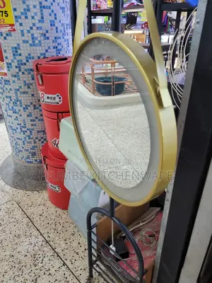 Round Mirror