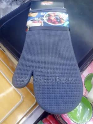 Shengva Top Choice Silicone Oven Mitt.