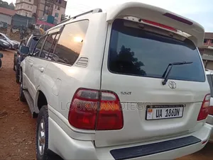 Toyota Land Cruiser 2003 White