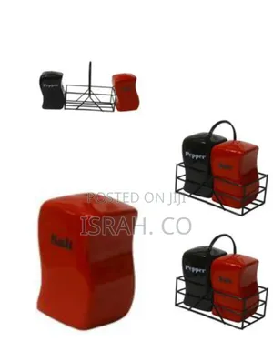 Pepper and Salt Shaker - Black and Red