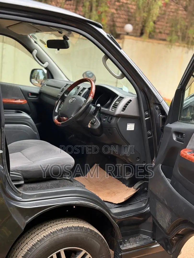 Toyota HiAce 2013 Grey