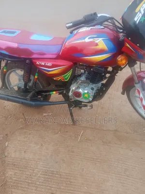 Bajaj Boxer 125 2025 Red