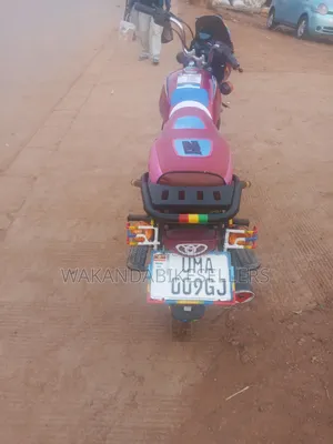 Bajaj Boxer 125 2025 Red