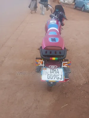 Bajaj Boxer 125 2025 Red