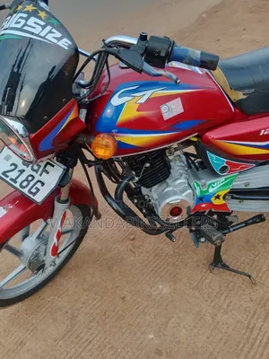 Bajaj Boxer 125 2024 Red