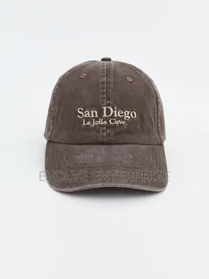 Men's Cap With Script Embroidery