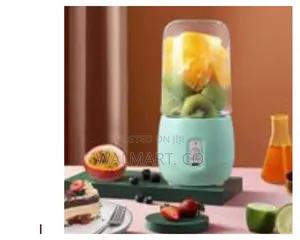 Sleek Portable Personal Blender for Smoothies and Juices
