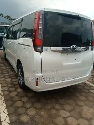 Toyota Noah 2014 White