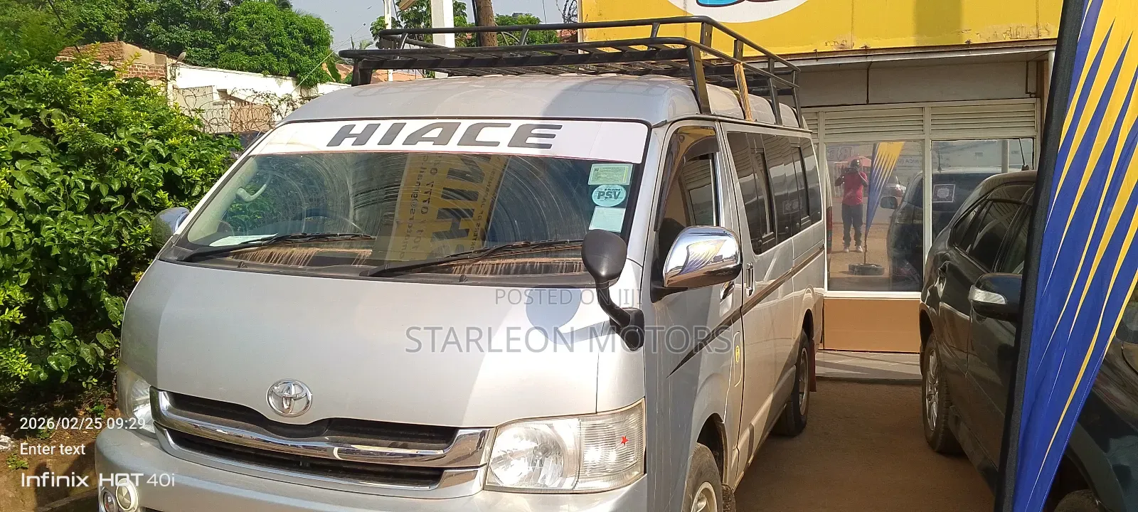 Toyota HiAce 2010 Silver
