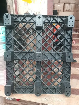 Plastic Pallets (120cm X 100cm)