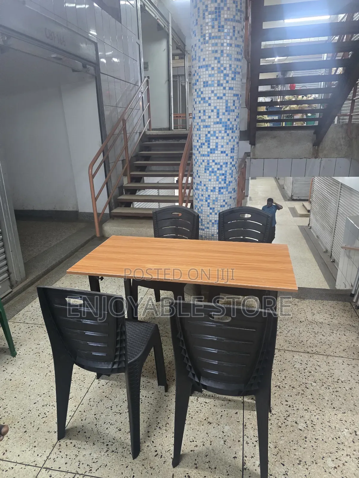 Restaurant Table and 4 Chairs Armless