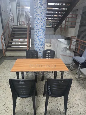 Restaurant Table and 4 Chairs Armless