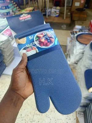 Oven Mitt.