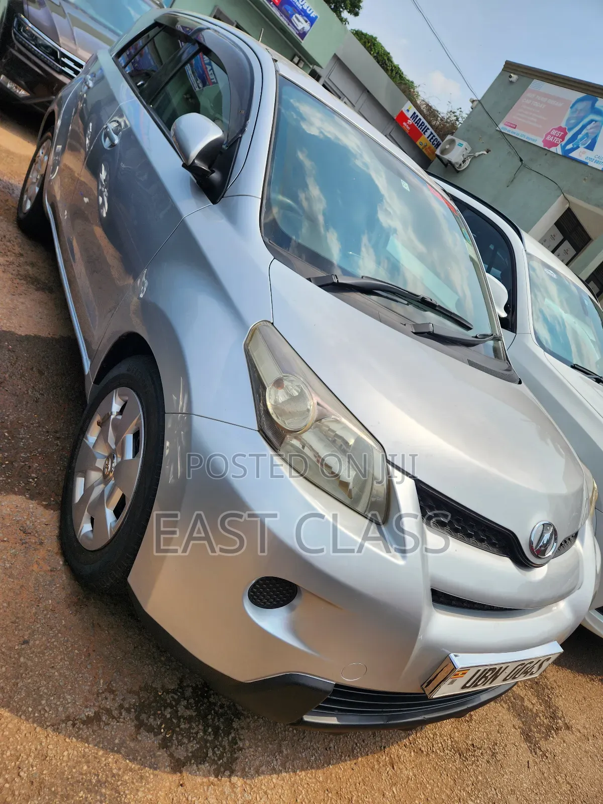 Toyota IST 2010 Silver