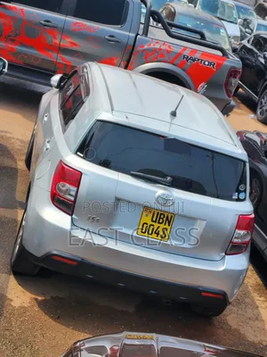 Toyota IST 2010 Silver