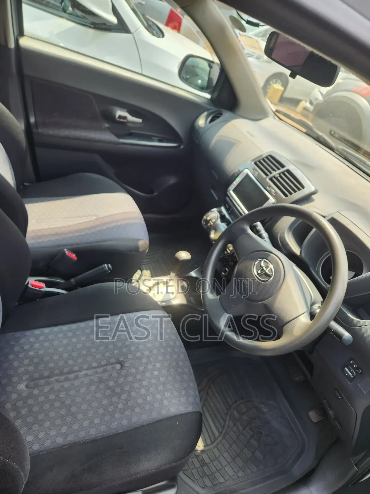 Toyota IST 2010 Silver