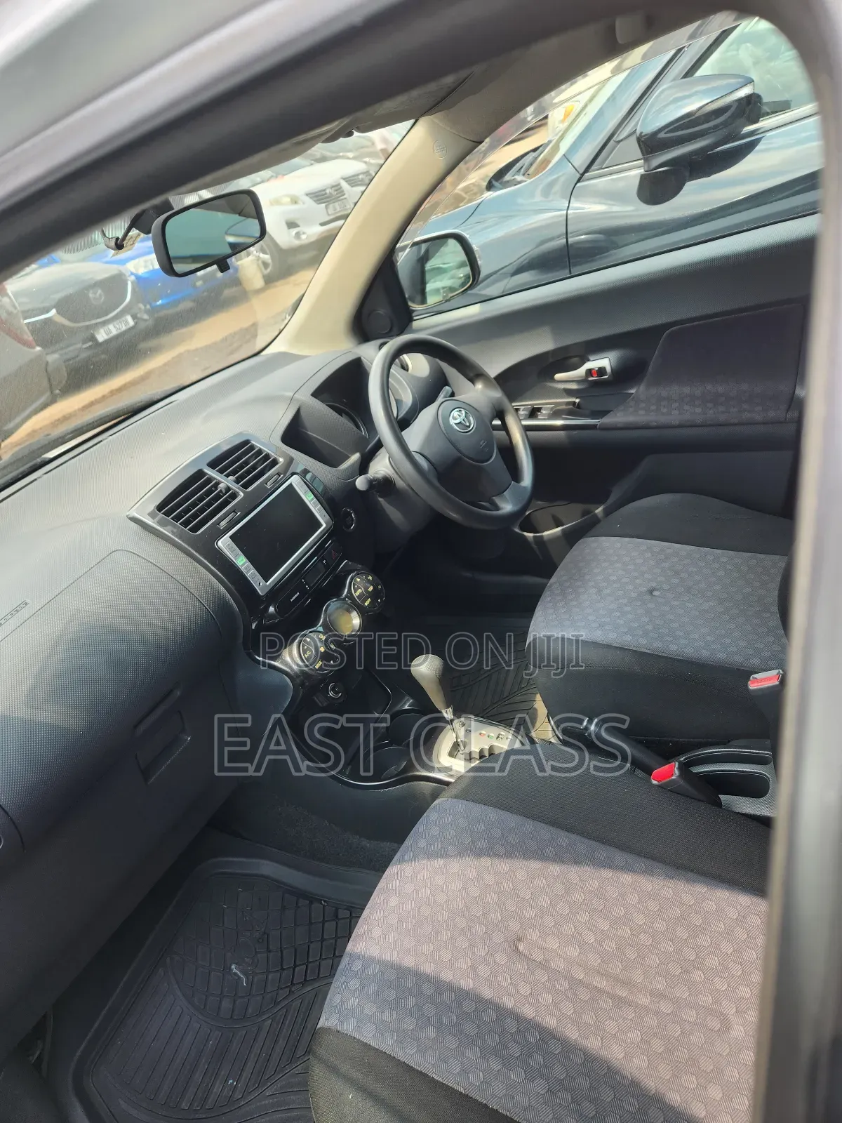 Toyota IST 2010 Silver
