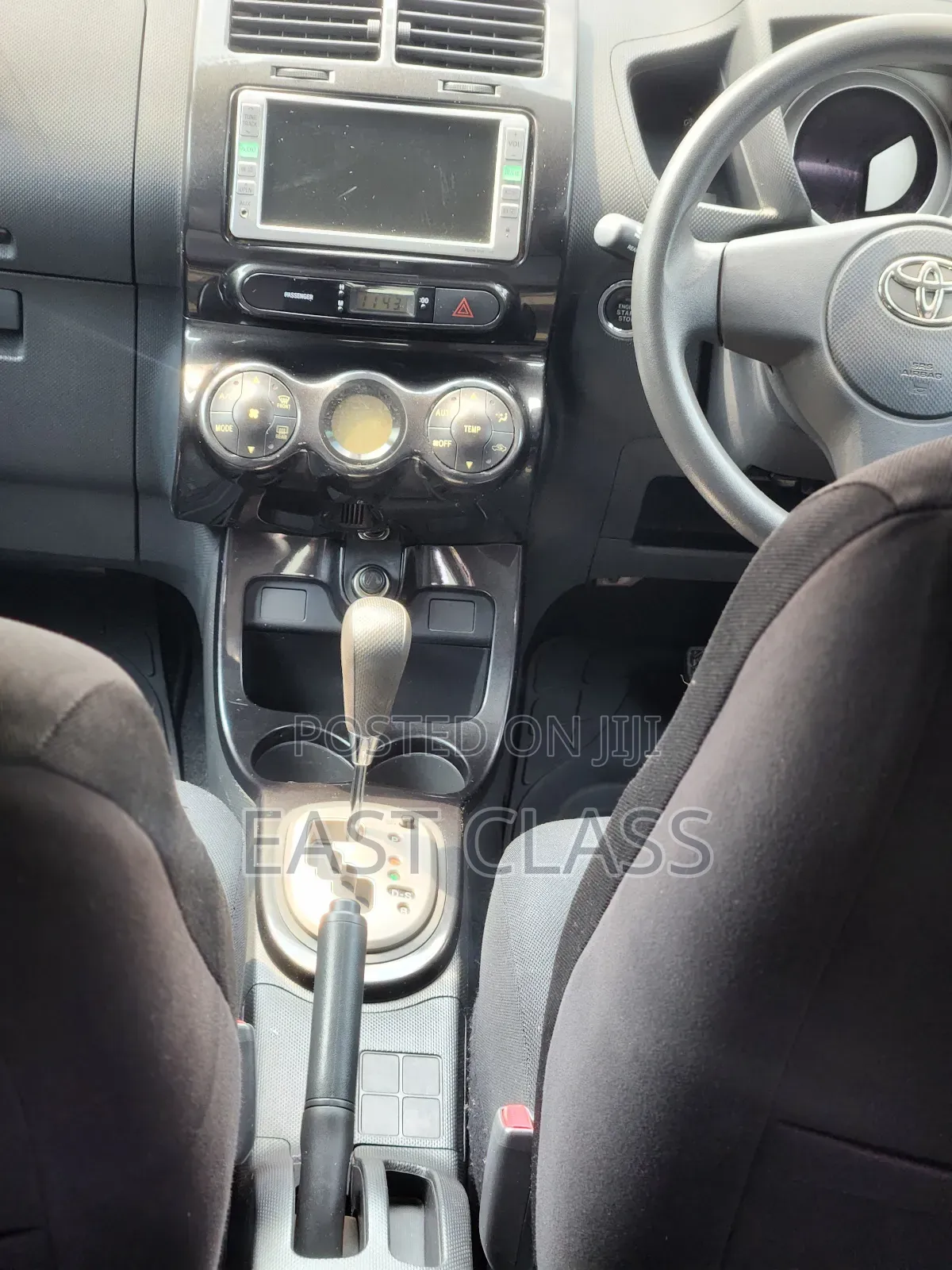 Toyota IST 2010 Silver