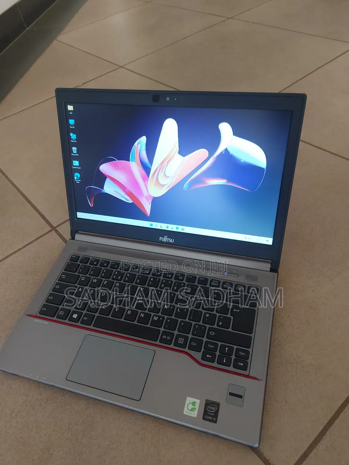 Laptop Fujitsu Lifebook E743 8GB Intel Core i5 SSD 256GB