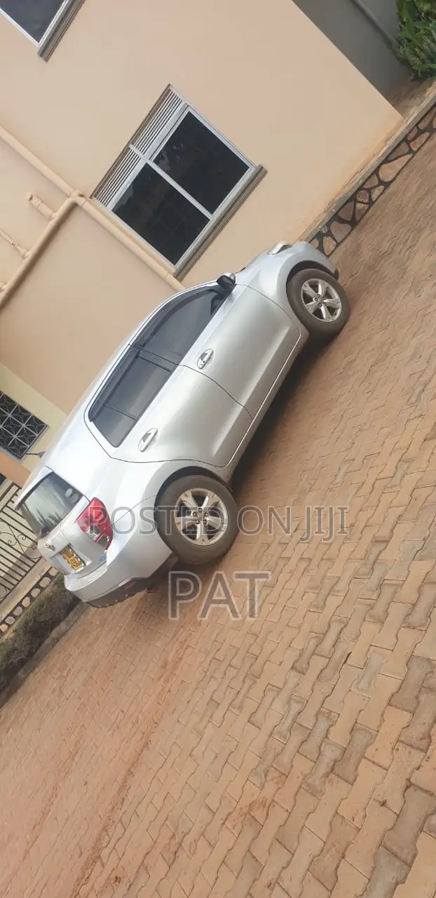 Toyota IST 2010 Silver