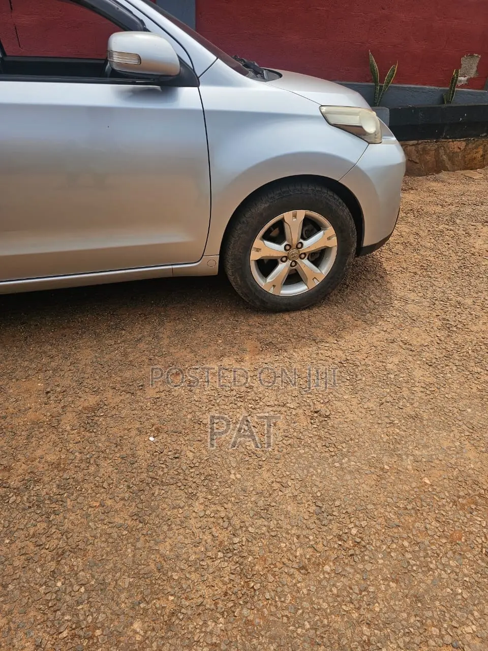 Toyota IST 2010 Silver