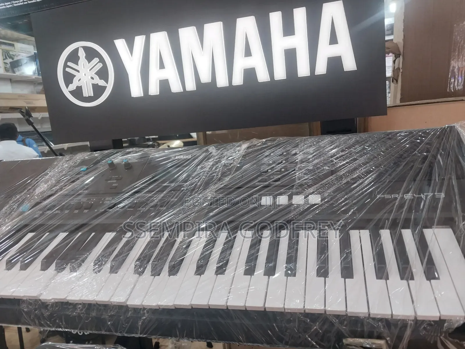 PSR E743 Yamaha Electronic Keyboard