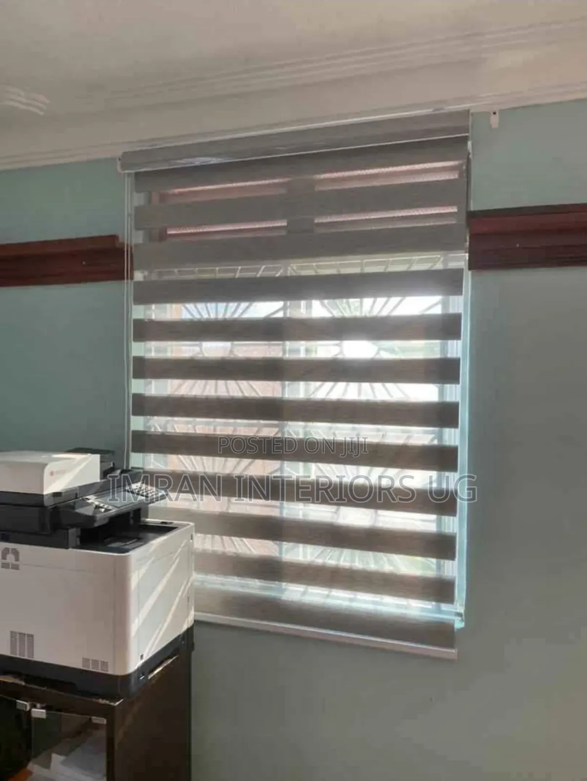 Elegant Window Blinds Mostly Used in Offices and Kitchen Windows