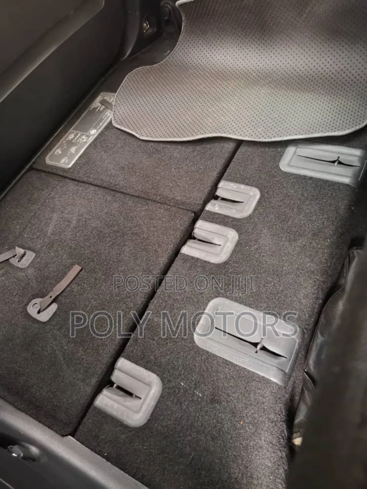 Toyota Vanguard 2010 Gray