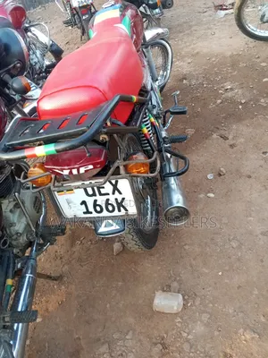 Bajaj Boxer 100 2021 Red