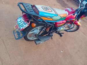 Bajaj CT 125X 2025 Red