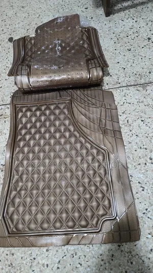Universal Auto Fit Rubber Car Floor Mats and Carpets