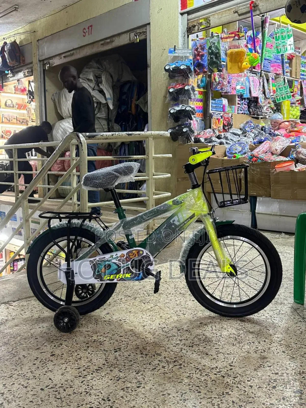 16 Inch Kids Bicycle With Lighting Training Wheels ( 5 - 8 Years)