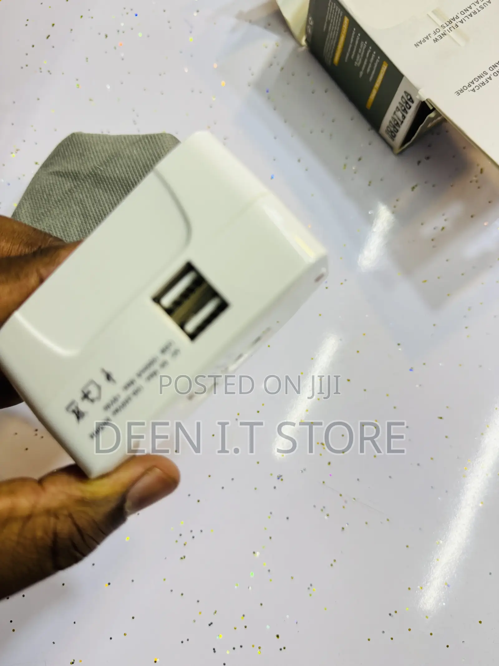 International Travel Universe- Usb Adapter