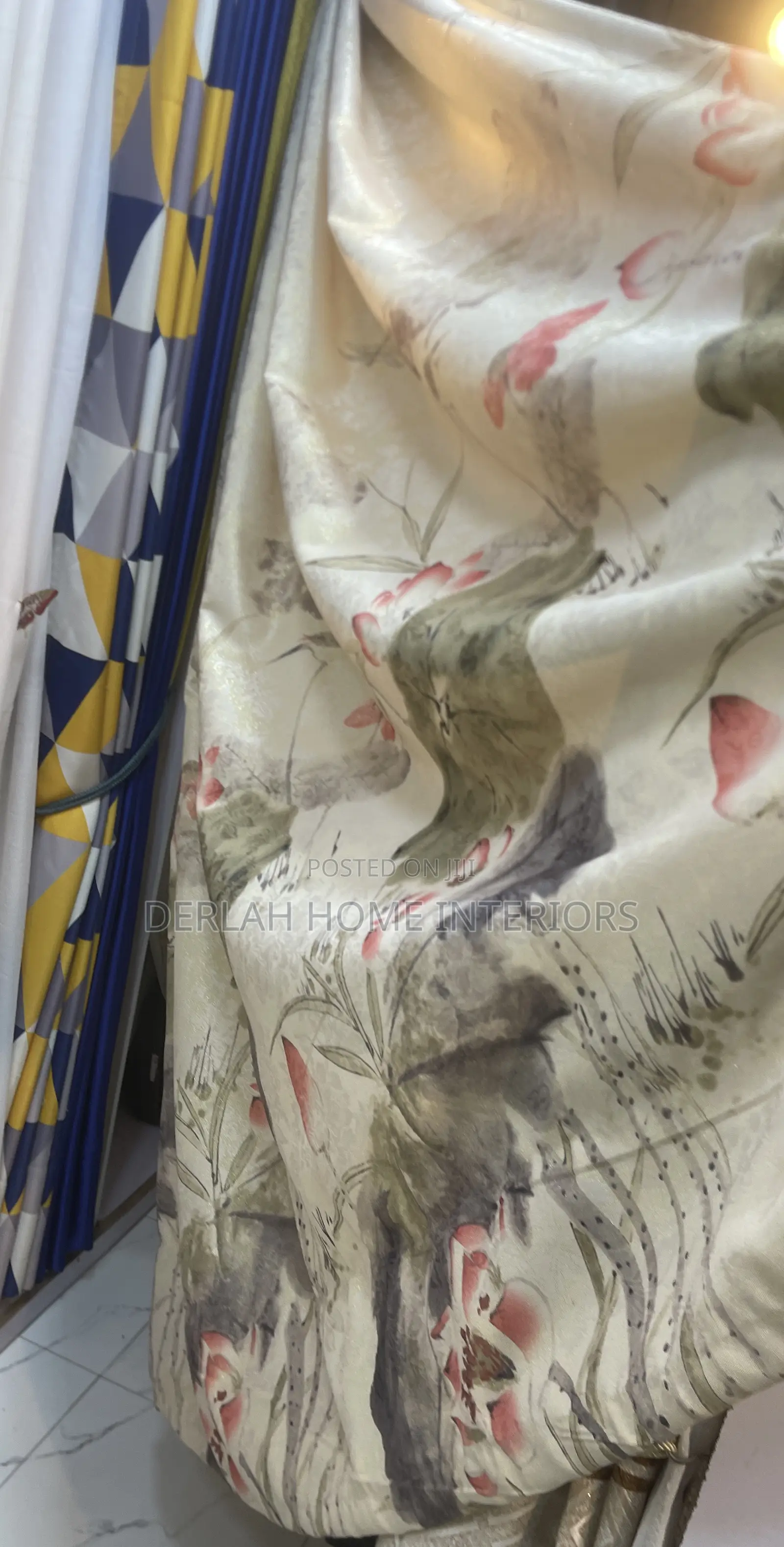 Low Price Home Curtains (Per Ready Meter )