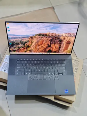 Laptop Dell XPS 17 9720 32GB Intel Core i9 SSD 1T