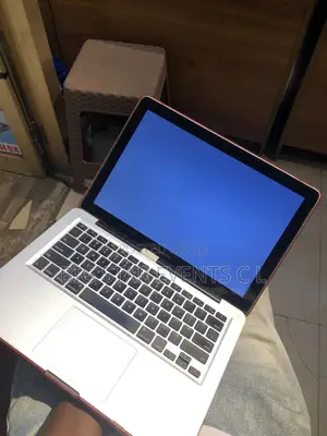 Laptop Apple MacBook Pro 4GB Intel Core 2 Duo SSD 256GB