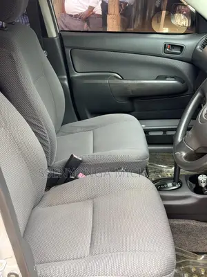 Toyota Succeed 2007 Silver