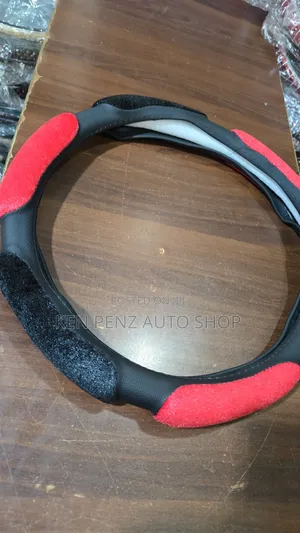 Black and Leatherette Car Steering Wheel Cover