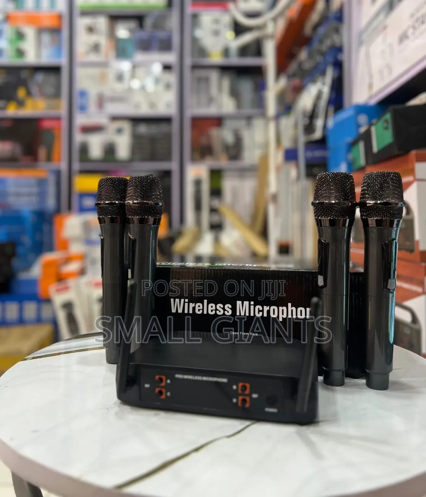 4 in Wireless Microphone With Antenna Receiver
