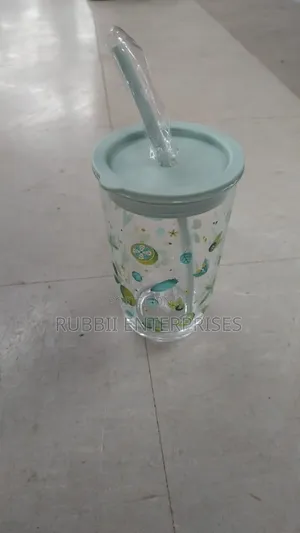Glass Tumbler With Lid and Straw