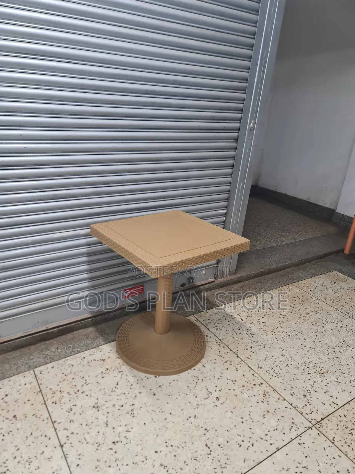 Ever Plastic Table Ever Plastic Table