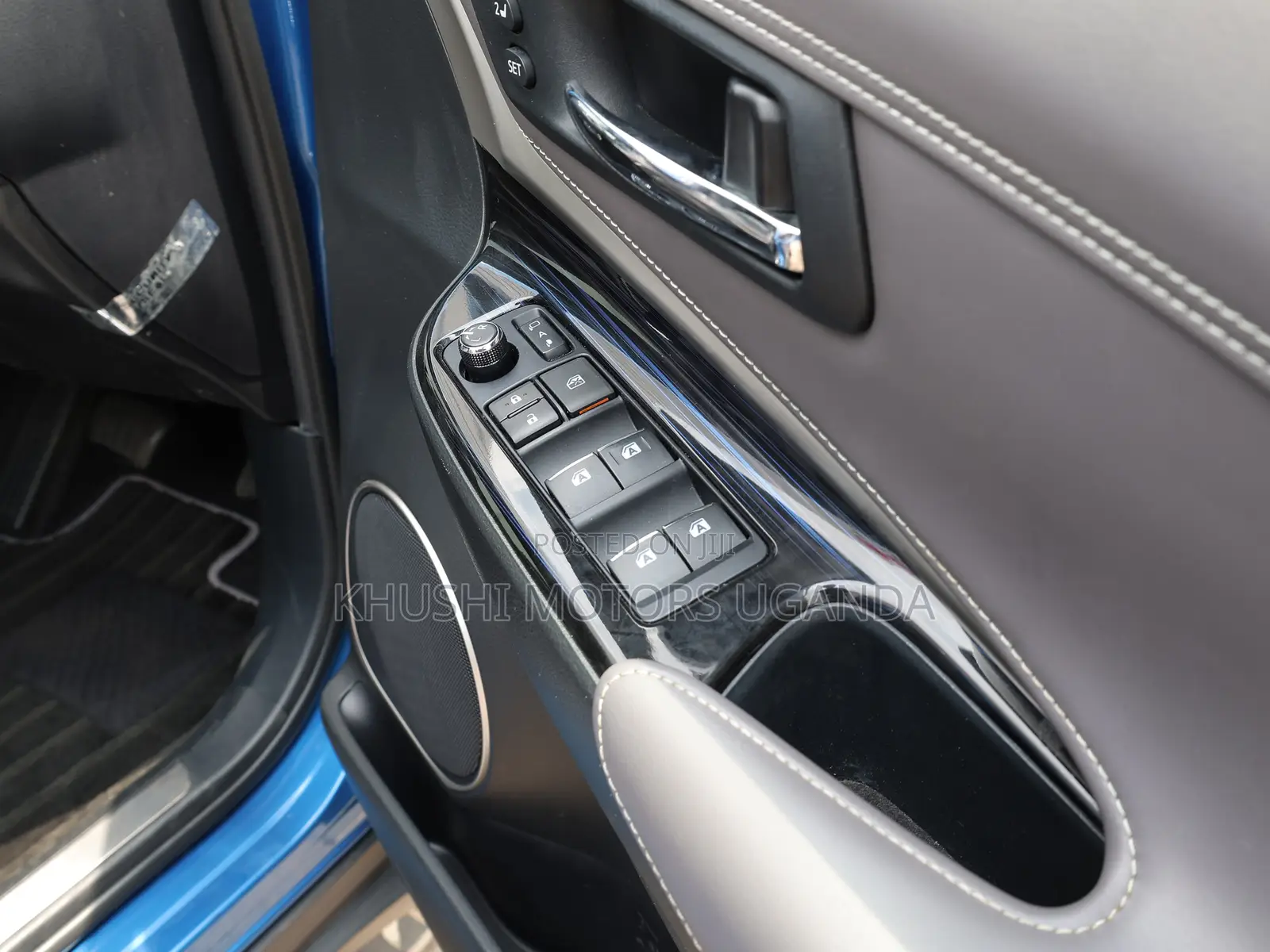 Toyota Harrier 2.0 2017 Blue