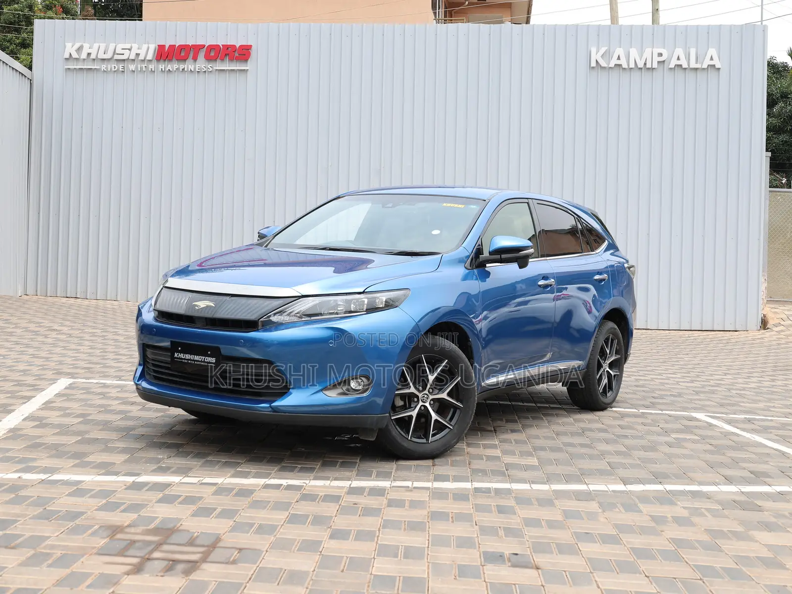Toyota Harrier 2.0 2017 Blue