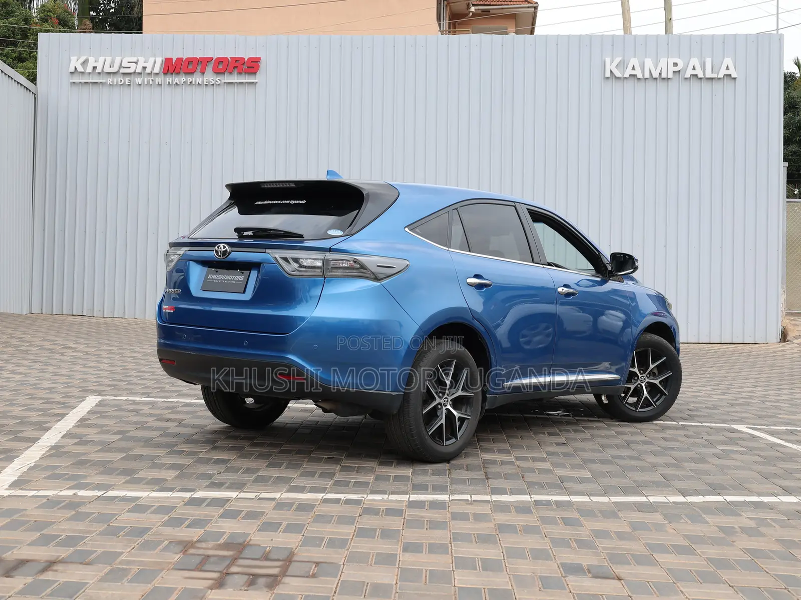 Toyota Harrier 2.0 2017 Blue