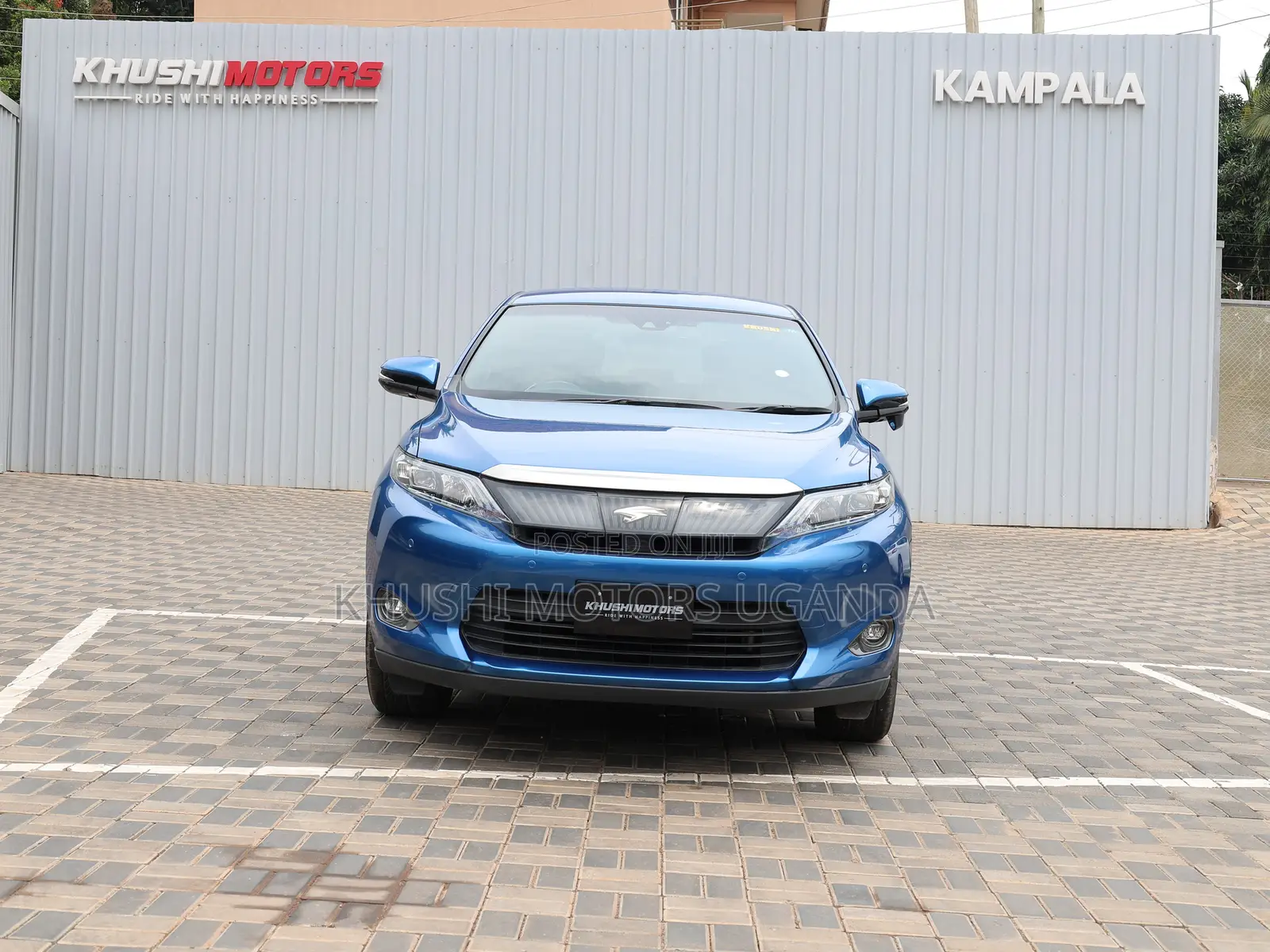 Toyota Harrier 2.0 2017 Blue