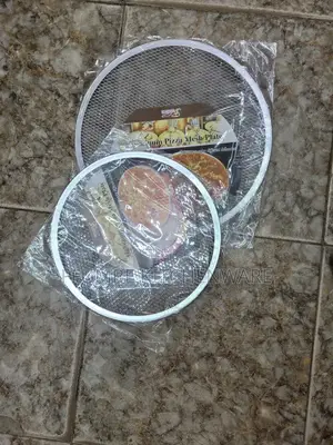 Pizza Mesh Plate or Tray