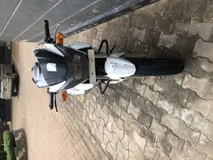 TVS Apache 180 RTR 2020 White
